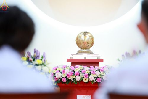 ภาพ No.142641:พิธีพัทธสีมา ประดิษฐานลูกนิมิตมหาสมบัติ สถาปนาอุโบสถวัดพระธรรมกายลอนดอน บูชาธรรม 80 ปี หลวงพ่อธัมมชโย วันเสาร์ที่ 22 มิถุนายน พ.ศ. 2567