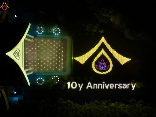 ภาพ No.89825:พิธีวางแผ่นจารึกชื่อ เพื่อนำไปประดิษฐานไว้ในฐานองค์พระประธาน เนื่องในโอกาสครบรอบ 10 ปี ศูนย์ปฏิบัติธรรมนครราชสีมา วันอาทิตย์ที่ 24 กันยายน พ.ศ. 2566