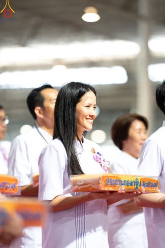 ภาพ No.167770:พิธีทอดกฐิน และ พิธีกรานกฐิน ในวันอาทิตย์ที่ 3 พฤศจิกายน พ.ศ. 2567 ณ วัดพระธรรมกาย จ.ปทุมธานี