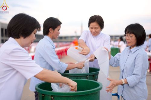 ภาพ No.218846:วันศุกร์ที่ 18 เมษายน พ.ศ. 2568 การเตรียมงานในลานธรรม , พระมหาธรรมกายเจดีย์ เพื่องานวันคุ้มครองโลก 22 เมษายน พ.ศ. 2568