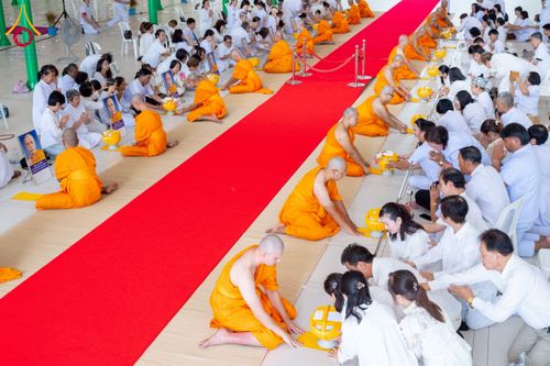 ภาพ No.244851:วันเสาร์ที่ 6 กันยายน พ.ศ. 2568 พิธีถวายบาตร บรรพชา อุปสมบทของนาคธรรมทายาท โครงการอุปสมบทหมู่บูชาธรรมครบรอบ 108 ปี  วันครูผู้ค้นพบวิชชาธรรมกาย ณ โบสถ์พระไตรปิฎก วัดพระธรรมกาย