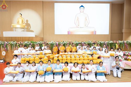 ภาพ No.212788:วันอาทิตย์ที่ 23 มีนาคม พ.ศ. 2568 พิธีร่วมบุญโครงการบรรพชาสามเณร 5,000 รูป ณ ห้องแก้วสารพัดนึก 2 วัดพระธรรมกาย