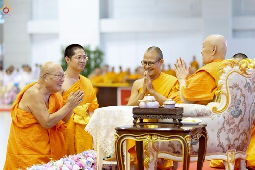 ภาพ No.236283:วันที่ 3 สิงหาคม พ.ศ. 2568 พิธีมุทิตาสักการะพระภิกษุ ผู้สอบได้เปรียญธรรม 9 ประโยค ระดับโลก ปีที่ 37, พิธีมอบโล่และทุนการศึกษา สำนักเรียนบาลีดีเด่นทั่วประเทศ ณ ห้องแก้วสารพัดนึก 1 วัดพระธรรมกาย