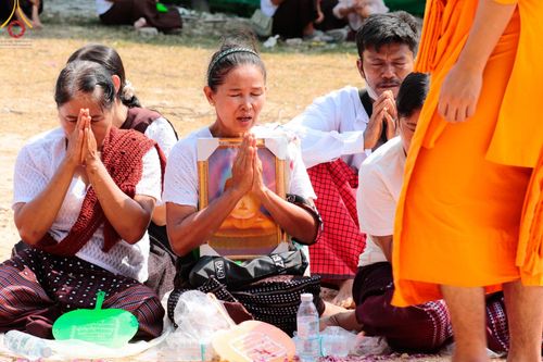 ภาพ No.129071:พระธรรมยาตราเดินธรรมยาตรา ณ ชุมชนรอบศูนย์ปฏิบัติธรรมภาคใต้ อ.บางกล่ำ จ.สงขลา วันที่ 10 มีนาคม พ.ศ. 2567