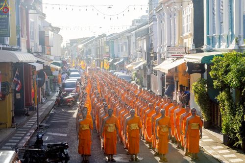 ภาพ No.248787:วันที่ 20 กันยายน พ.ศ. 2568 พิธีอัญเชิญรูปหล่อหลวงปู่วัดปากน้ำ ภาษีเจริญ จากวัดมงคลนิมิตร พระอารามหลวง เพื่อประดิษฐาน ณ วิหารพระมงคลเทพมุนี (สด จนฺทสโร)  ศูนย์ปฏิบัติธรรมภูเก็ต จ.ภูเก็ต