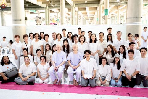 ภาพ No.248668:วันที่ 28 กันยายน พ.ศ. 2568 พิธีตัดปอยผม และปลงผม โครงการอุปสมบทบูชาธรรม 141 ปี พระมงคลเทพมุนี ณ วิหารคด วัดพระธรรมกาย