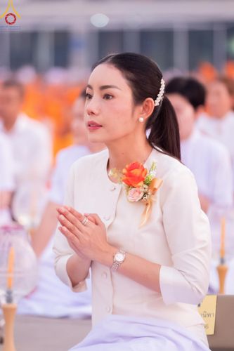 ภาพ No.122042:พิธีจุดประทีปถวายเป็นพุทธบูชา และบูชาธรรมมหาปูชนียาจารย์ พระมงคลเทพมุนี(สด จนฺทสโร) ในโครงการธรรมยาตรา กตัญญูบูชา มหาปูชนียาจารย์ พระมงคลเทพมุนี(สด จนฺทสโร) พระผู้ปราบมาร อนุสรณ์สถาน 7 แห่ง ปีที่ 12 วันที่ 31 มกราคม พ.ศ. 2567 ณ วัดพระธรรมกาย จ.ปทุมธานี
