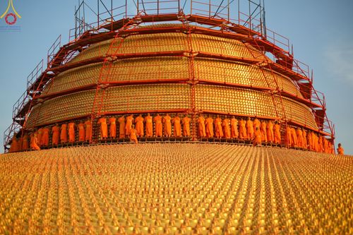 ภาพ No.194564:พิธีปฐมเริ่มสุวรรณรังสรรค์มหาธรรมกายเจดีย์ วันจันทร์ที่ 13 มกราคม พ.ศ. 2568 ณ มหาธรรมกายเจดีย์ วัดพระธรรมกาย จ.ปทุมธานี