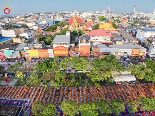 ภาพ No.312619:วันอาทิตย์ที่ 8 มีนาคม พ.ศ.2569 ทำบุญเมืองนครราชสีมา 558 ปี ตักบาตรพระ 10,000 รูป