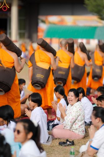 ภาพ No.128553:พิธีอัญเชิญพระบรมสารีริกธาตุ " ใจกลางเมืองนครหาดใหญ่ " เพื่อประดิษฐาน ณ มหารัตนเจดีย์สิริปทุมสวรรค์ (เจดีย์อริยพุทธะ 5 พระองค์) ศูนย์ปฏิบัติธรรมภาคใต้ อ.บางกล่ำ จ.สงขลา  วันที่ 9 มีนาคม พ.ศ. 2567 (ชุดที่ 2)