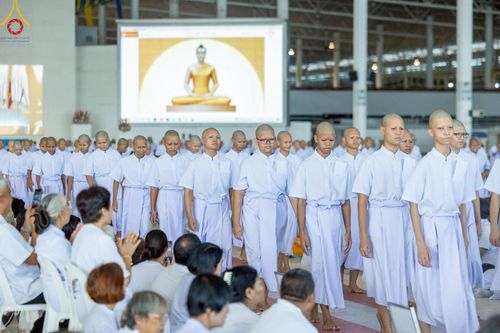 ภาพ No.215019:วันเสาร์ที่ 5 เมษายน พ.ศ. 2568 พิธีเวียนประทักษิณรอบพระมหาธรรมกายเจดีย์  พิธีวันทาเจดีย์ พิธีขอขมาและมอบผ้าไตร ในโครงการบรรพชาสามเณรฟื้นฟูพระพุทธศาสนาทั่วไทย , โครงการหน่อแก้วเปรียญธรรม รุ่นที่ 13 ,  โครงการสามเณรยุวธรรมทายาท รุ่นที่ 33 , โครงการสามเณรมั