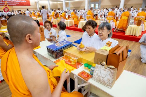 ภาพ No.272939:วันอาทิตย์ที่ 23 พฤศจิกายน พ.ศ.2568 พิธีมุทิตาสักการะ พระมหาเถระและพระเถระ ประจำปีพุทธศักราช 2568 ณ ห้องแก้วสารพัดนึก 2 สภาธรรมกายสากล  วัดพระธรรมกาย