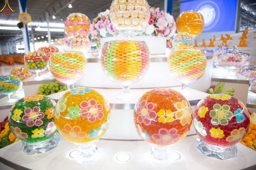 ภาพ No.86907:พิธีตักบาตร , พิธีบูชาข้าวพระ , พิธีจุดเทียนใจ ไฟนิรันดร์ อนันตชัย ในวันอาทิตย์ต้นเดือน 3 กันยายน พ.ศ. 2566 ณ วัดพระธรรมกาย