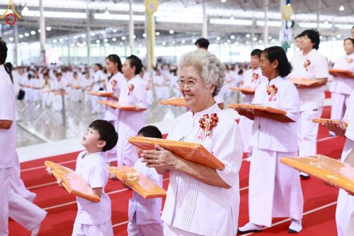 ภาพ No.160191:พิธีทอดผ้าป่าสมทบกฐินวัดพระธรรมกาย และสมทบกฐิน 30,000 วัดทั่วไทย ครั้งที่ 3 ณ สภาธรรมกายสากล วัดพระธรรมกาย วันพฤหัสบดีที่ 10 ตุลาคม พ.ศ. 2567
