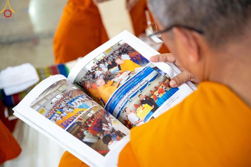 ภาพ No.60385:การต้อนรับพระสังฆาธิการ 10,000 กว่าวัดทั่วประเทศ พิธีมอบปัจจัยช่วยเหลือครู 4 จังหวัดชายแดนภาคใต้ พิธีปฏิบัติธรรม ในวันคุ้มครองโลก วันจันทร์ที่ 22 เมษายน พ.ศ.2567 ณ วัดพระธรรมกาย จ.ปทุมธานี