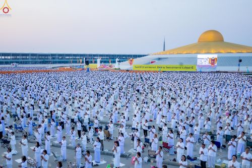 ภาพ No.307542:วันที่ 31 มกราคม พ.ศ. 2569 พิธีจุดประทีปธรรมถวายเป็นพุทธบูชา  และบูชาธรรมมหาปูชนียาจารย์ (ภาพชุดที่ 2) ณ วัดพระธรรมกาย ปทุมธานี ในโครงการธรรมยาตรา กตัญญูบูชา มหาปูชนียาจารย์ พระมงคลเทพมุนี(สด จนฺทสโร) พระผู้ปราบมาร อนุสรณ์สถาน 7 แห่ง ปีที่ 14