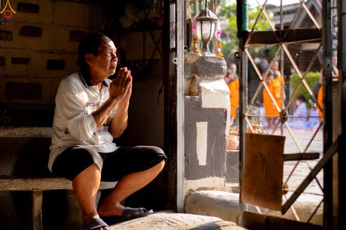 ภาพ No.295073:วันที่ 14 มกราคม พ.ศ. 2569 พิธีต้อนรับพระธรรมยาตรา อนุสรณ์สถานลำดับที่ 4  สถานที่เกิดด้วยกายธรรม ณ วัดโบสถ์บน ต.บางคูเวียง จ.นนทบุรี ในโครงการธรรมยาตรา กตัญญูบูชา มหาปูชนียาจารย์ พระมงคลเทพมุนี(สด จนฺทสโร) พระผู้ปราบมาร อนุสรณ์สถาน 7 แห่ง ปีที่ 14