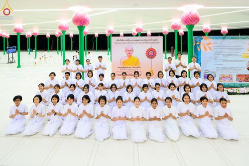 ภาพ No.78556:พิธีต้อนรับสัญญาบัตร พัดยศ ผ้าไตรและถวายมุทิตาสักการะฯ พระครูสิทธิรัตนวิเทศ และ พระครูวิเทศสันติคุณ วันอังคารที่ 28 มีนาคม พ.ศ. 2566 ณ อุโบสถวัดพระธรรมกาย