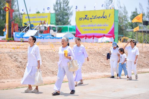 ภาพ No.327254:วันศุกร์ที่ 1 พฤษภาคม พ.ศ.2569 พิธีทอดผ้าป่า โปรยรัตนชาติ ตอกเสาเข็มมงคลต้นแรก สถาปนา “องค์พระเจดีย์เพื่อสร้างสันติภาพโลก” (แห่งแรกของภาคอีสาน) ณ ธุดงคสถานอำนาจเจริญ  อ.เมือง จ.อำนาจเจริญ