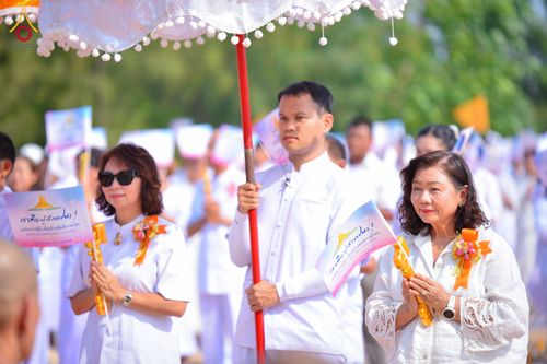 ภาพ No.327329:วันศุกร์ที่ 1 พฤษภาคม พ.ศ.2569 พิธีทอดผ้าป่า โปรยรัตนชาติ ตอกเสาเข็มมงคลต้นแรก สถาปนา “องค์พระเจดีย์เพื่อสร้างสันติภาพโลก” (แห่งแรกของภาคอีสาน) ณ ธุดงคสถานอำนาจเจริญ  อ.เมือง จ.อำนาจเจริญ