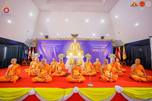 ภาพ No.284435:วันพุธที่ 17  ธันวาคม พ.ศ.2568  พิธีปลงผมนาคธรรมทายาท  โครงการบรรพชาสามเณรและบวชอุบาสิกาแก้ว  ณ วิทยาลัยศรีวิจายา (Sekolah Tinggi Agama Buddha Negeri Sriwijaya) เมืองตังเกอรัง จังหวัดบันเตน ประเทศอินโดนีเซีย