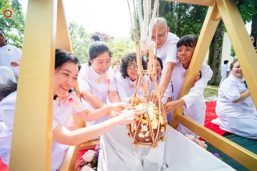 ภาพ No.144890:พิธีประดิษฐานลูกนิมิตมหาสมบัติ ผูกสีมาสถาปนาอุโบสถ บูชาธรรม ๘๐ ปี หลวงพ่อธัมมชโย วันอาทิตย์ที่ ๓๐ มิถุนายน พ.ศ. ๒๕๖๗ วัดพระธรรมกายนิวเจอร์ซี ประเทศสหรัฐอเมริกา