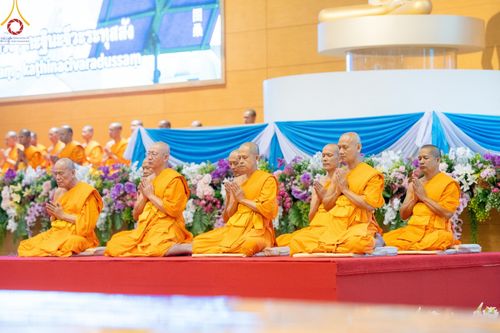 ภาพ No.167883:พิธีทอดกฐิน และ พิธีกรานกฐิน ในวันอาทิตย์ที่ 3 พฤศจิกายน พ.ศ. 2567 ณ วัดพระธรรมกาย จ.ปทุมธานี