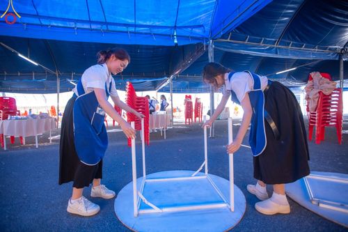 ภาพ No.59820:V.39 ทุ่มสุดใจ ธรรมชัย 80 ปี การเตรียมงาน การปฏิบัติงาน ของเจ้าหน้าที่หน่วยงานต่างๆ เพื่อพิธีฉลองอายุวัฒนมงคล 80 ปี หลวงพ่อธัมมชโย และรับถวายมหาสังฆทาน 10,000 กว่าวัดทั่วประเทศ ในวันคุ้มครองโลก จันทร์ที่ 22 เมษายน พ.ศ. 2567