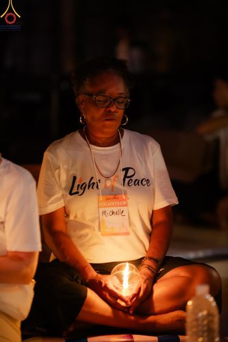 ภาพ No.156560:วัดพุทธบาหลีและวัดพระธรรมกาย จัดปฏิบัติธรรมนานาชาติ 1,151 คนจาก 78 ประเทศ ใน "วันสันติภาพสากล" ณ บาหลี อินโดนีเซีย วันเสาร์ที่ 21 กันยายน พ.ศ. 2567 เวลา 16.00-21.00 น. ณ พิพิธภัณฑ์ ARMA เมืองอูบุด จังหวัดบาหลี ประเทศอินโดนีเซีย