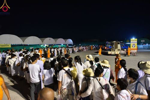 ภาพ No.109755:พิธีจุดประทีปถวายเป็นพุทธบูชา และบูชาธรรมมหาปูชนียาจารย์ วันที่ 10 มกราคม พ.ศ. 2567 ณ อนุสรณ์สถานคลองบางนางแท่น อ.สามพราน จ.นครปฐม