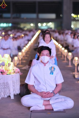 ภาพ No.122155:พิธีจุดประทีปถวายเป็นพุทธบูชา และบูชาธรรมมหาปูชนียาจารย์ พระมงคลเทพมุนี(สด จนฺทสโร) ในโครงการธรรมยาตรา กตัญญูบูชา มหาปูชนียาจารย์ พระมงคลเทพมุนี(สด จนฺทสโร) พระผู้ปราบมาร อนุสรณ์สถาน 7 แห่ง ปีที่ 12 วันที่ 31 มกราคม พ.ศ. 2567 ณ วัดพระธรรมกาย จ.ปทุมธานี