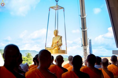 ภาพ No.248900:วันที่ 20 กันยายน พ.ศ. 2568 พิธีอัญเชิญรูปหล่อหลวงปู่วัดปากน้ำ ภาษีเจริญ จากวัดมงคลนิมิตร พระอารามหลวง เพื่อประดิษฐาน ณ วิหารพระมงคลเทพมุนี (สด จนฺทสโร)  ศูนย์ปฏิบัติธรรมภูเก็ต จ.ภูเก็ต
