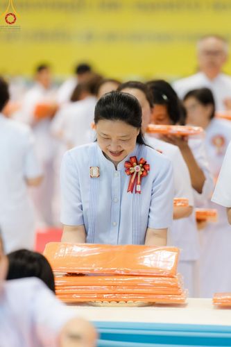 ภาพ No.160304:พิธีทอดผ้าป่าสมทบกฐินวัดพระธรรมกาย และสมทบกฐิน 30,000 วัดทั่วไทย ครั้งที่ 3 ณ สภาธรรมกายสากล วัดพระธรรมกาย วันพฤหัสบดีที่ 10 ตุลาคม พ.ศ. 2567
