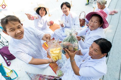 ภาพ No.110173:V.8 พลังทีม การเตรียมงาน เก็บงาน การรับบุญของเจ้าหน้าที่หน่วยงานต่างๆ เพื่อโครงการธรรมยาตรา กตัญญูบูชามหาปูชนียาจารย์ พระมงคลเทพมุนี (สด จนฺทสโร) พระผู้ปราบมาร อนุสรณ์สถาน 7 แห่ง ปีที่ 12 ระหว่างวันที่ 2 - 31 มกราคม พ.ศ.2567