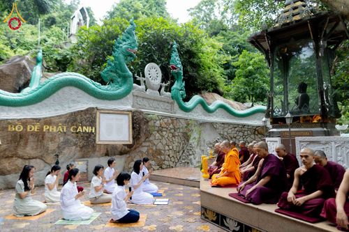 ภาพ No.344499:วันที่ 8-11 สิงหาคม พ.ศ.2569 “ประเพณีเข้าพรรษา เชื่อมพระพุทธศาสนาสองแผ่นดิน” ถวายเทียนพรรษา 9 วัด ณ นครโฮจิมินห์ สาธารณรัฐสังคมนิยมเวียดนาม