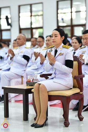 ภาพ No.344196:วันที่ 12 สิงหาคม พ.ศ. 2569  พสกนิกรชาวอำเภอคลองหลวง พร้อมใจร่วมพิธีสวดพระพุทธมนต์และทำบุญตักบาตรถวายพระราชกุศล เนื่องในวันคล้ายวันพระราชสมภพ สมเด็จพระบรมราชชนนีพันปีหลวง และวันแม่แห่งชาติ 12 สิงหาคม 2569