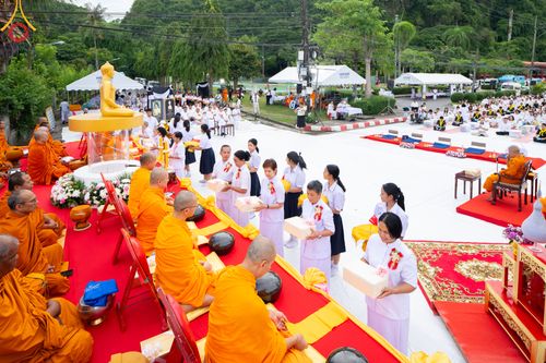 ภาพ No.341166:วันที่ 27 กรกฎาคม พ.ศ. 2569 พิธีตักบาตรพระ 1,000 รูป เมืองพัทลุง  ณ ถนนราเมศวร์ อ.เมือง จ.พัทลุง