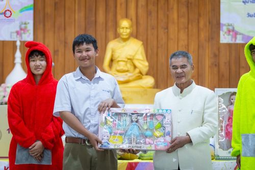 ภาพ No.186003:กิจกรรมวันรวมพลังเด็กดี V-Star ผู้นำฟื้นฟูศีลธรรมโลก จังหวัดแพร่ ณ ธุดงคสถานพรรัตนะแพร่ ต.แม่เกิ๋ง อ.วังชิ้น จังหวัดแพร่ วันที่ 23 ธันวาคม พ.ศ. 2567