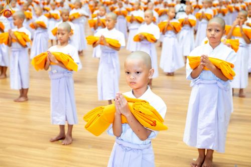 ภาพ No.215740:วันเสาร์ที่ 5 เมษายน พ.ศ. 2568 พิธีขอบรรพชา พิธีขอสรณคมน์และศีล  พิธีขอนิสสัย พิธีถวายบาตร ในโครงการบรรพชาสามเณรฟื้นฟูพระพุทธศาสนาทั่วไทย , โครงการหน่อแก้วเปรียญธรรม รุ่นที่ 13 ,  โครงการสามเณรยุวธรรมทายาท รุ่นที่ 33 , โครงการสามเณรมัชฌิมธรรมทายาท รุ่นที