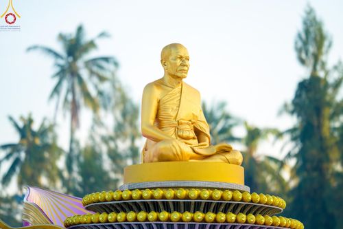 ภาพ No.108171:พระธรรมยาตราร่วมปฏิบัติธรรม และถ่ายภาพหมู่ประวัติศาสตร์ วันที่ 8 มกราคม พ.ศ. 2567  ณ อนุสรณ์สถานบางนางแท่น จ.นครปฐม