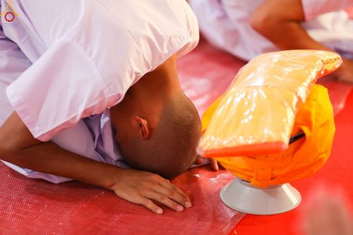 ภาพ No.103069:พิธีขอขมา มอบบาตรและผ้าไตร ธรรมทายาทชาวอินโดนีเซียกว่า 1,000 คน ณ มหาเจดีย์บุโรพุทโธ ประเทศอินโดนีเซีย ในวันที่ 19 ธันวาคม พ.ศ. 2566