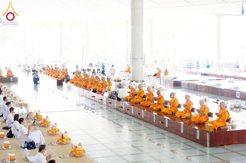 ภาพ No.276427:วันศุกร์ที่ 5 ธันวาคม พ.ศ. 2568 (วันพระ ขึ้น 15 ค่ำ เดือน 1) พิธีบุพเปตพลี ครั้งที่ 175 ร่วมอุทิศบุญแด่หมู่ญาติที่ล่วงลับไปแล้ว และสืบทอดอายุพระพุทธศาสนา ณ หอฉันคุณยายอาจารย์ฯ วัดพระธรรมกาย