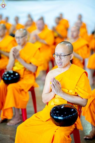 ภาพ No.240367:วันพุธที่ 27 สิงหาคม พ.ศ. 2568 พิธีตักบาตร ในวันธรรมชัย ณ วัดพระธรรมกาย จ.ปทุมธานี