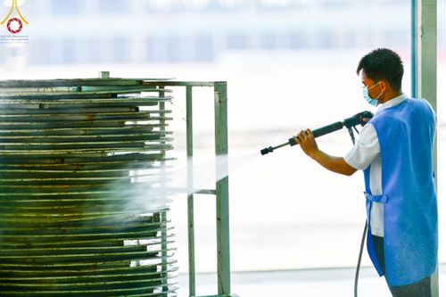 ภาพ No.213341:วันที่ 11-28 มีนาคม พ.ศ. 2568 เจ้าหน้าที่ และอาสาสมัคร เตรียมงานบุญวันคุ้มครองโลก ณ วัดพระธรรมกาย