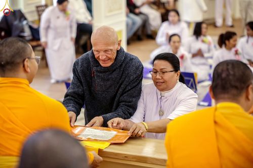 ภาพ No.92569:พิธีทอดกฐินสามัคคี ณ วัดพระธรรมกายฮัมบวร์ค เยอรมนี วันที่ 5 พฤศจิกายน พ.ศ. 2566
