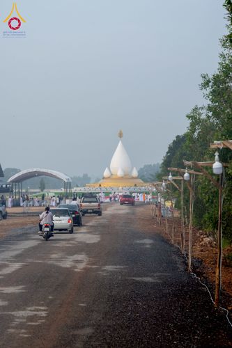 ภาพ No.230123:วันเสาร์ที่ 28 มิถุนายน พ.ศ. 2568 พิธีถวายสังฆทาน 323 วัด 4 จังหวัดชายแดนใต้ ปีที่ 21 ครั้งที่ 178 พิธีมอบกองทุนหนุนแรงใจช่วยครูใต้ ปีที่ 18 ครั้งที่ 142 ณ ศูนย์อบรมเยาวชนจังหวัดปัตตานี