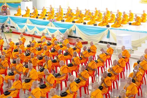 ภาพ No.207203:พิธีตักบาตร และปฏิบัติธรรมช่วงสาย ในวันมาฆบูชา วันพุธที่ 12 กุมภาพันธ์ พ.ศ. 2568 ณ วัดพระธรรมกาย จังหวัดปทุมธานี