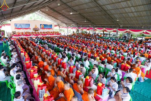 ภาพ No.152339:พิธีถวายมหาสังฆทานแด่พระภิกษุสงฆ์จำนวน 400 รูป ปีที่ 20 ณ ศูนย์อบรมเยาวชนผาสุกวนิช จ.ราชบุรี วันเสาร์ที่ 31 สิงหาคม พ.ศ. 2567