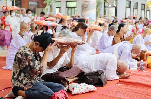 ภาพ No.164186:พิธีทอดกฐินวัดสามพราน จ.นครปฐม ในโครงการกฐินสามัคคีทั่วไทย 30,000 วัด บูชาธรรม 80 ปี หลวงพ่อธัมมชโย โดย คณะศิษยานุศิษย์วัดพระธรรมกาย วันที่ 20 ตุลาคม พ.ศ. 2567