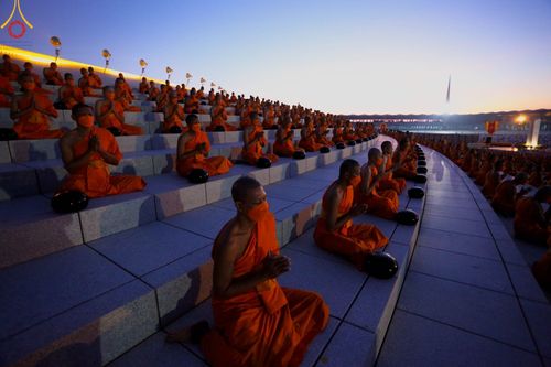 ภาพ No.105213:พิธีตักบาตรฉลองพระบวชใหม่ รุ่นบูชาธรรมมหาปูชนียาจารย์ และต้อนรับศักราชใหม่ วันจันทร์ที่ 1 มกราคม พ.ศ. 2567 ณ ลานธรรมพระมหาธรรมกายเจดีย์ วัดพระธรรมกาย